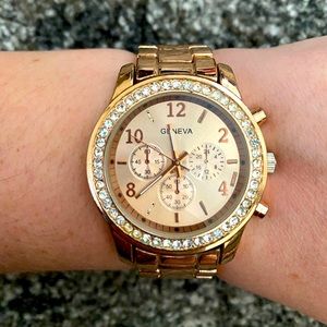 Y2K Geneva Rose Gold Wrist Watch Standard Clock Face with Bling Sparkle Sequins